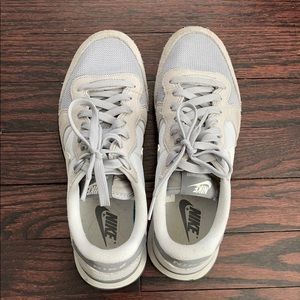 Worn once Nike internationalist